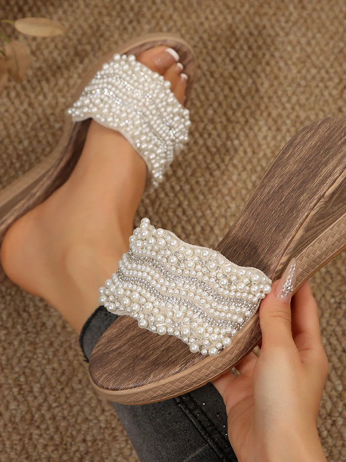 The Sway Pearl Glow Wedge