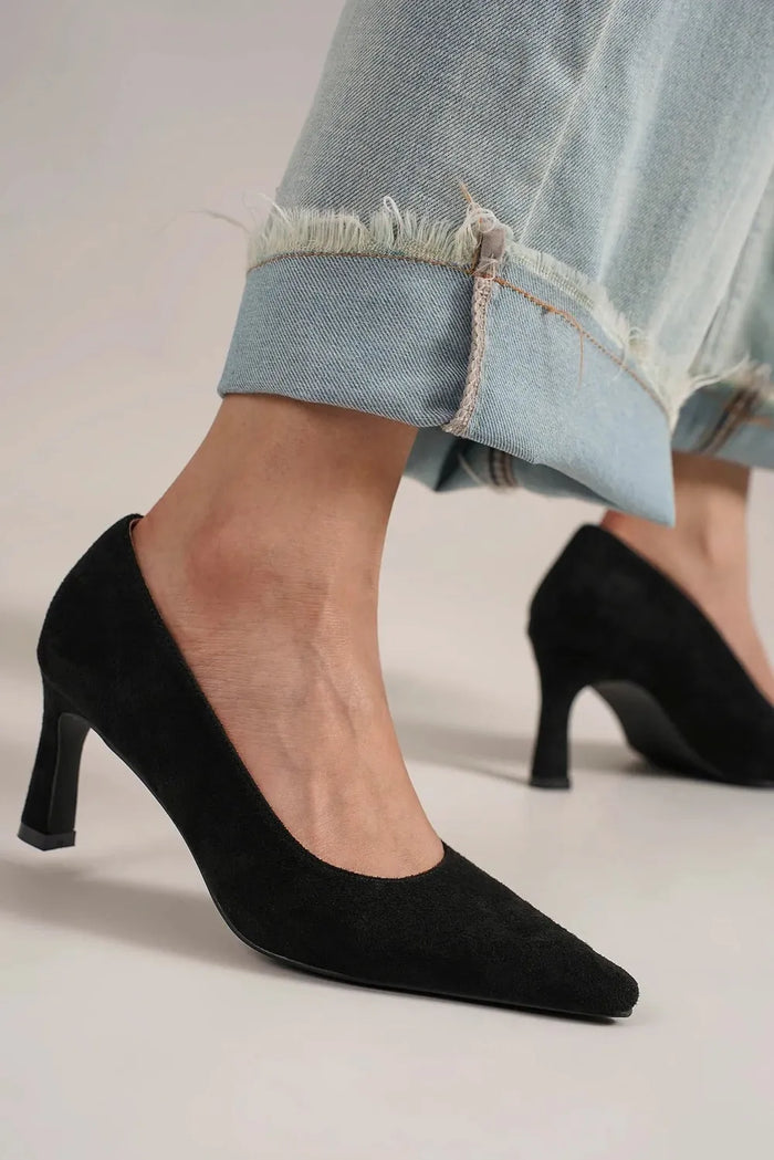 The Main Character Suede Pumps